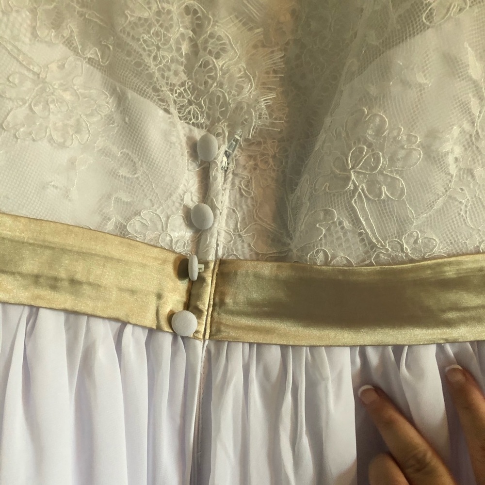 Wedding Dress - Picture 8 of 14